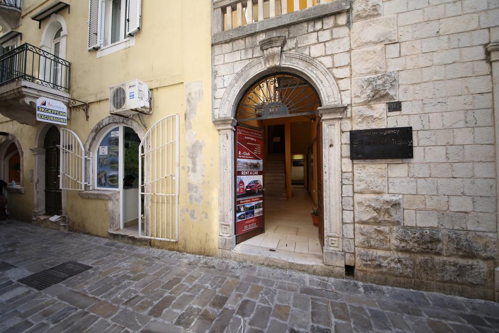 R-Club Old Town Apartments بودفا المظهر الخارجي الصورة
