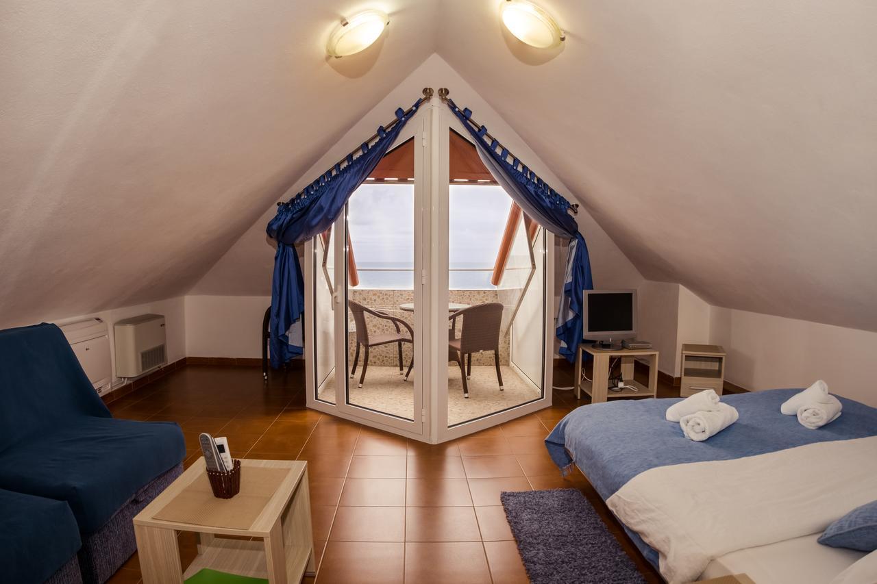 R-Club Old Town Apartments بودفا المظهر الخارجي الصورة