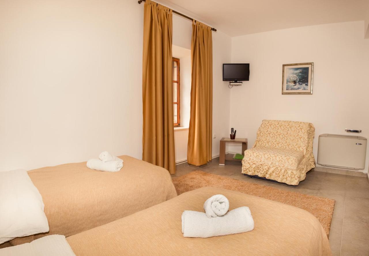 R-Club Old Town Apartments بودفا المظهر الخارجي الصورة