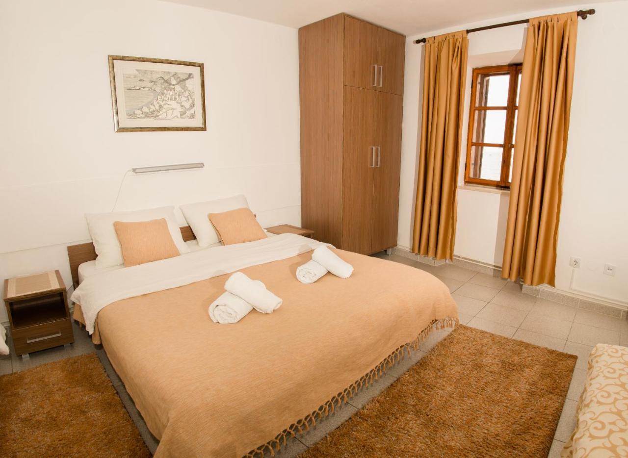 R-Club Old Town Apartments بودفا المظهر الخارجي الصورة