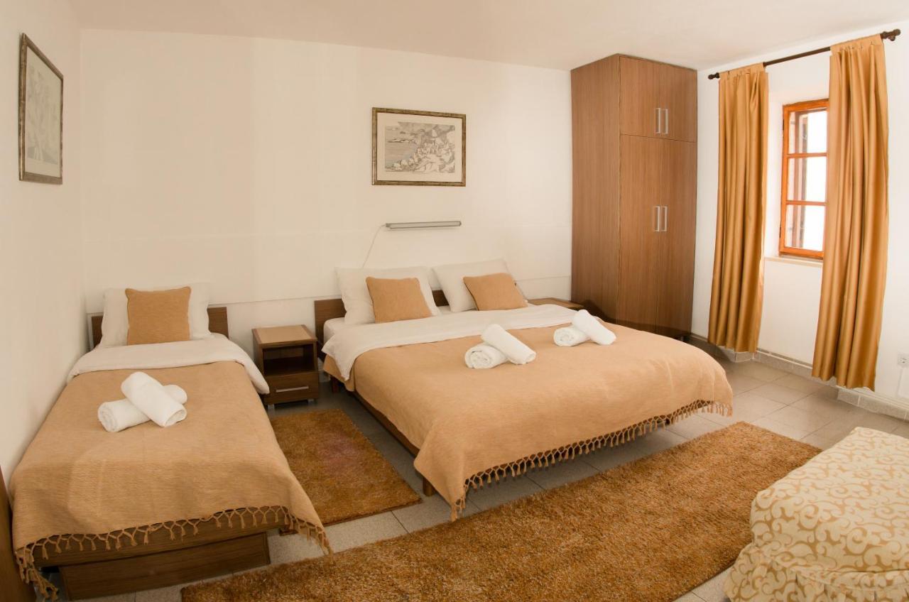R-Club Old Town Apartments بودفا المظهر الخارجي الصورة